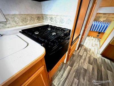 2004 Winnebago Sightseer - Photo 17