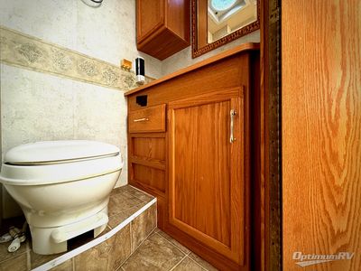 2004 Winnebago Sightseer - Photo 24