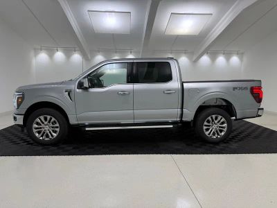 2026 Ford F-150 Lariat Truck V8 — interior view