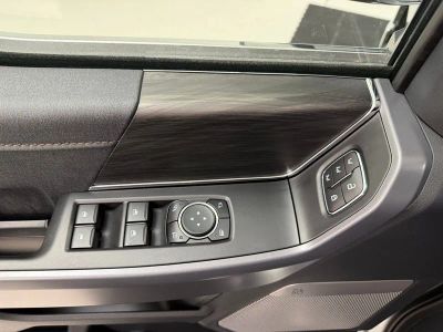 2026 Ford F-150 Lariat Truck V8 — photo 14 view
