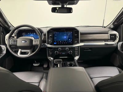2026 Ford F-150 Lariat Truck V8 — photo 28 view