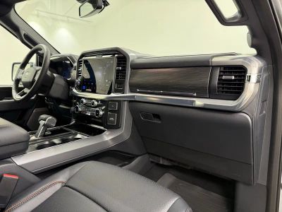 2026 Ford F-150 Lariat Truck V8 — photo 32 view