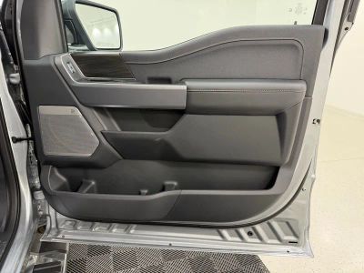 2026 Ford F-150 Lariat Truck V8 — photo 33 view