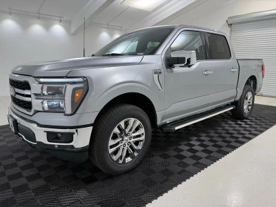 2026 Ford F-150 Lariat Truck V8 — rear three-quarter view