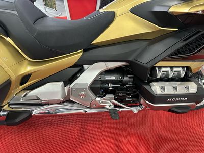 2025 Honda Gold Wing Tour DCT 50th Anniversary - Photo 17
