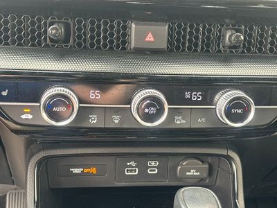 2023 Honda CR-V Hybrid — photo 12 view