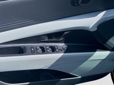 2025 Hyundai Elantra Hybrid - Photo 17