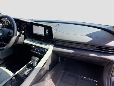 2025 Hyundai Elantra Hybrid - Photo 32