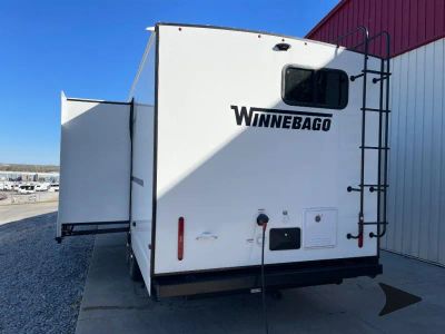 2026 Winnebago Thrive - Photo 5