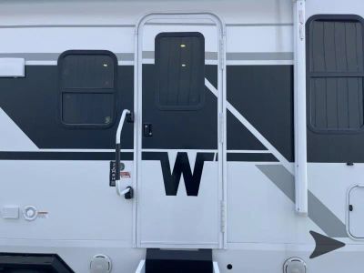 2026 Winnebago Thrive - Photo 7