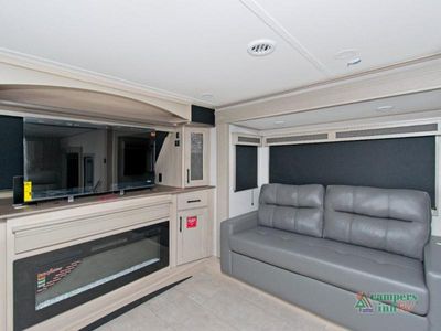 2026 Grand Design Solitude - Photo 33