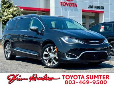 2020 Chrysler Pacifica Limited in Brilliant Black Crystal Pearlcoat — front three-quarter view