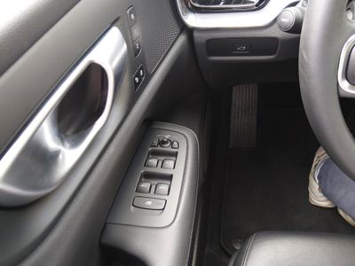 2024 Volvo S60 - Photo 13