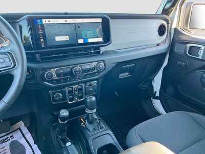 2024 Jeep Wrangler - Photo 21