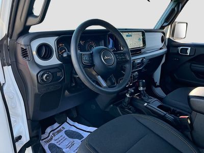 2024 Jeep Wrangler - Photo 9