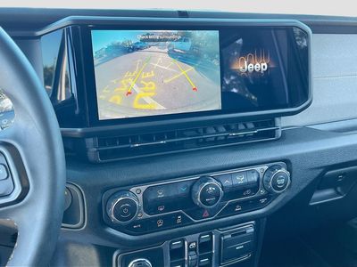 2024 Jeep Wrangler - Photo 13