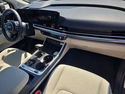 2026 Kia Carnival — photo 12 view