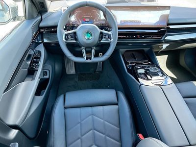 2026 BMW 5 Series - Photo 17