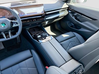 2026 BMW 5 Series - Photo 18