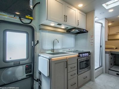 2026 Thor Motor Coach Quantum Sprinter - Photo 12