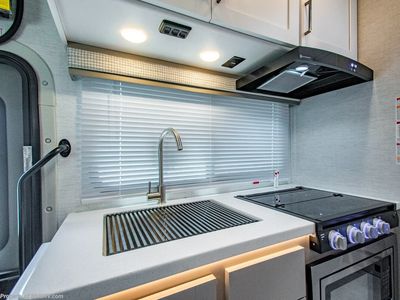 2026 Thor Motor Coach Quantum Sprinter - Photo 14