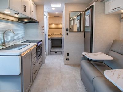 2026 Thor Motor Coach Quantum Sprinter - Photo 8