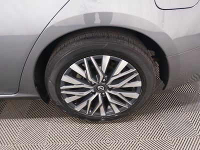 2024 Nissan Altima — photo 10 view
