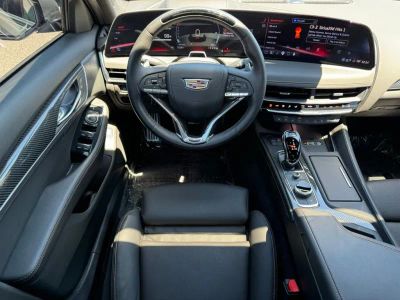 2025 Cadillac CT5 - Photo 14