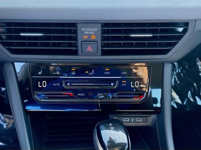 2026 Volkswagen Jetta - Photo 14