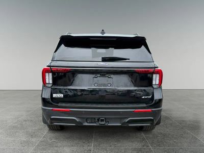 2025 Ford Explorer — detail view