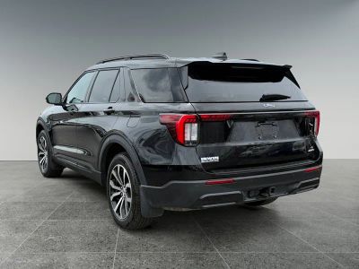 2025 Ford Explorer — interior view