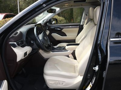 2020 Toyota Highlander - Photo 8