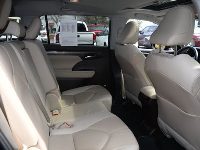 2020 Toyota Highlander - Photo 20
