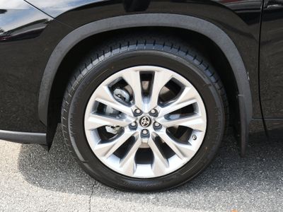 2020 Toyota Highlander - Photo 23
