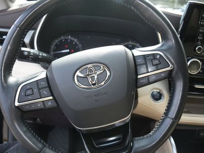2020 Toyota Highlander - Photo 14