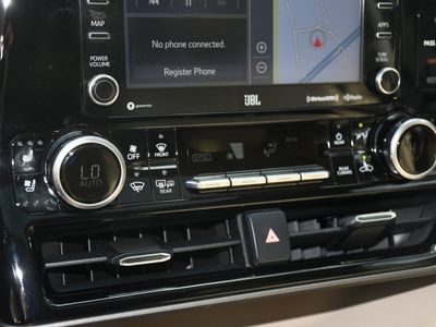 2020 Toyota Highlander - Photo 16