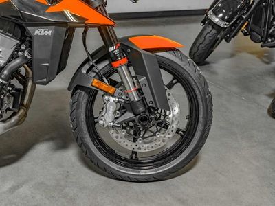 2027 KTM 990 Duke - Photo 12