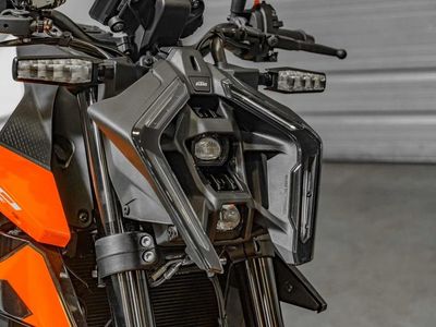 2027 KTM 990 Duke - Photo 13