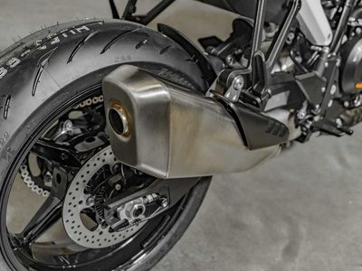 2027 KTM 990 Duke - Photo 10