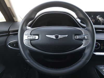 2025 Genesis GV70 - Photo 12
