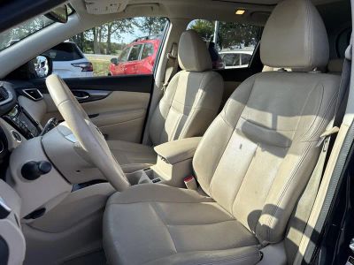 2014 Nissan Rogue — interior view