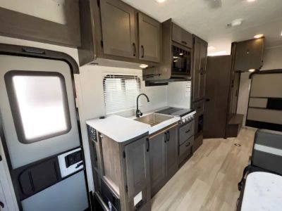 2023 Coachmen LEPRECHAUN — photo 7 view