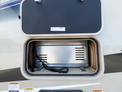2023 Coachmen LEPRECHAUN — photo 23 view