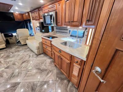 2016 Newmar DUTCH STAR — photo 8 view
