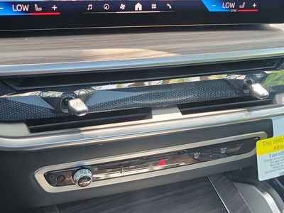 2027 BMW X6 - Photo 31