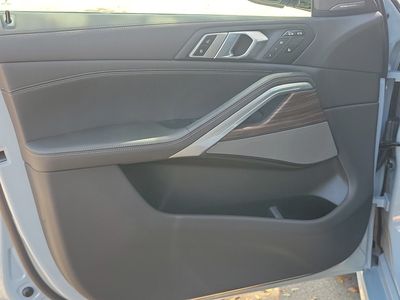 2027 BMW X6 - Photo 17