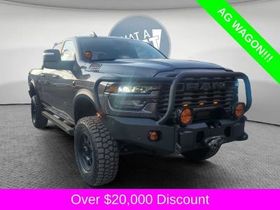 2026 RAM 2500 RAM 2500 BIG HORN CREW CAB 4X4 6'4' BOX in Granite Crystal Metallic Clear-Coat Exterior Paint — front three-quarter view