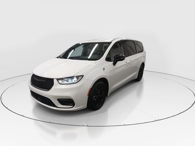 2024 Chrysler Pacifica — rear three-quarter view