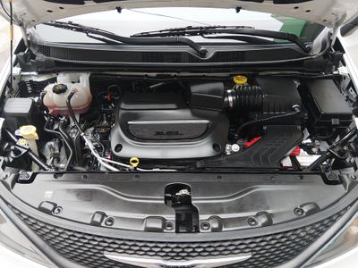 2024 Chrysler Voyager - Photo 9