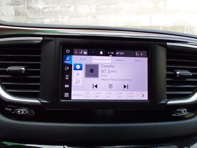 2024 Chrysler Voyager - Photo 17